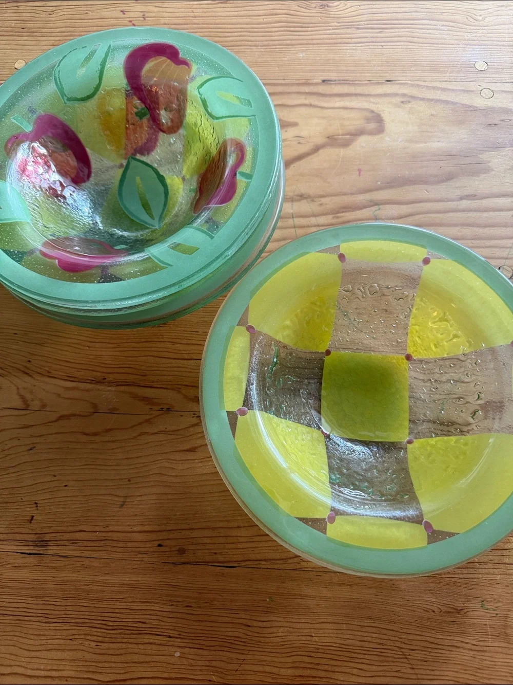 Villeroy & Boch Hand-Painted Glass Dessert Bowls in lemon Yellow, red apple